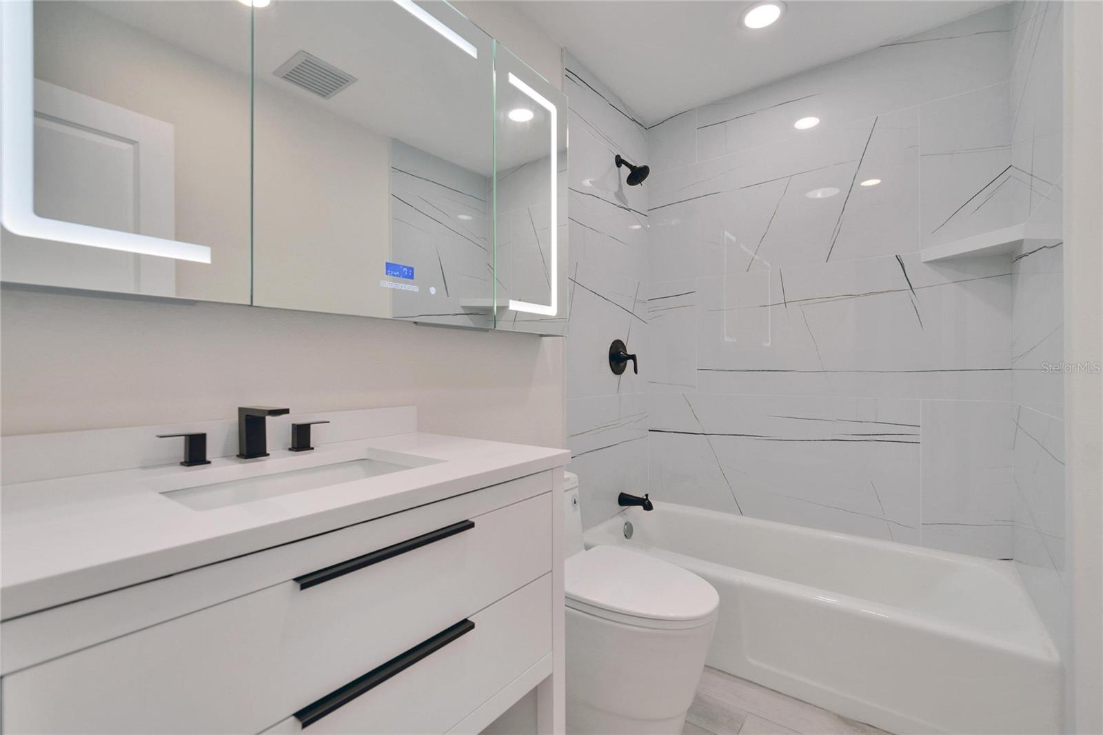 370 S Woodlands Dr Property Photo 44