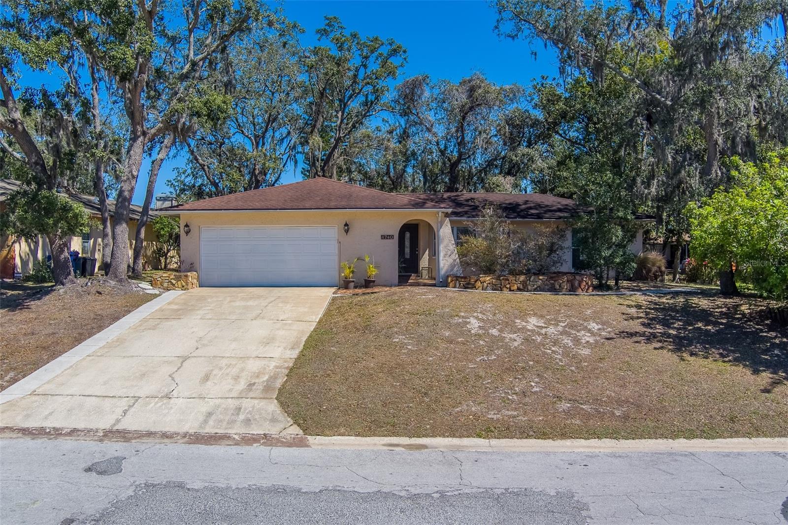 8740 Forest Lake Dr Property Photo