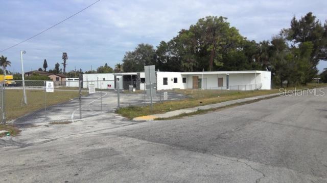 2305 Henderson Ave Property Photo