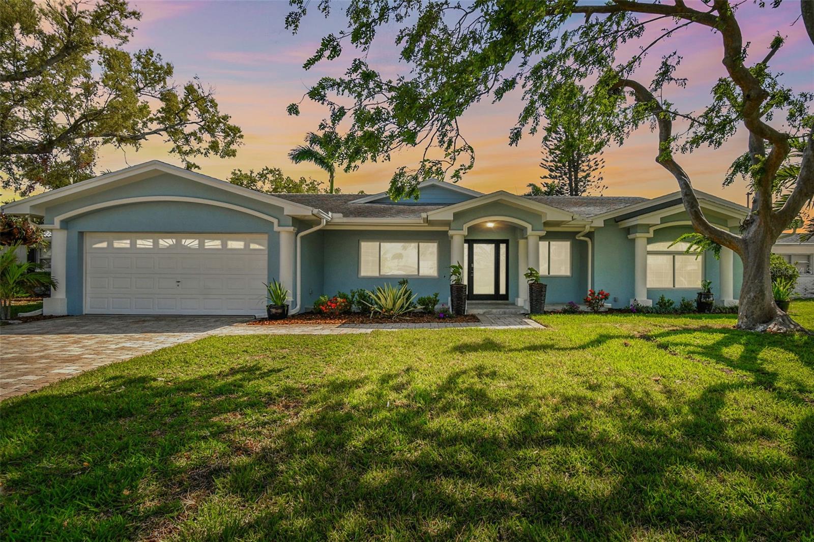 3909 Versailles Dr Property Photo