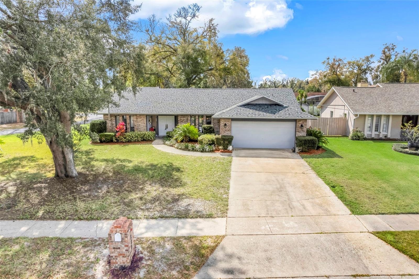 282 Lake Griffin Cir Property Photo