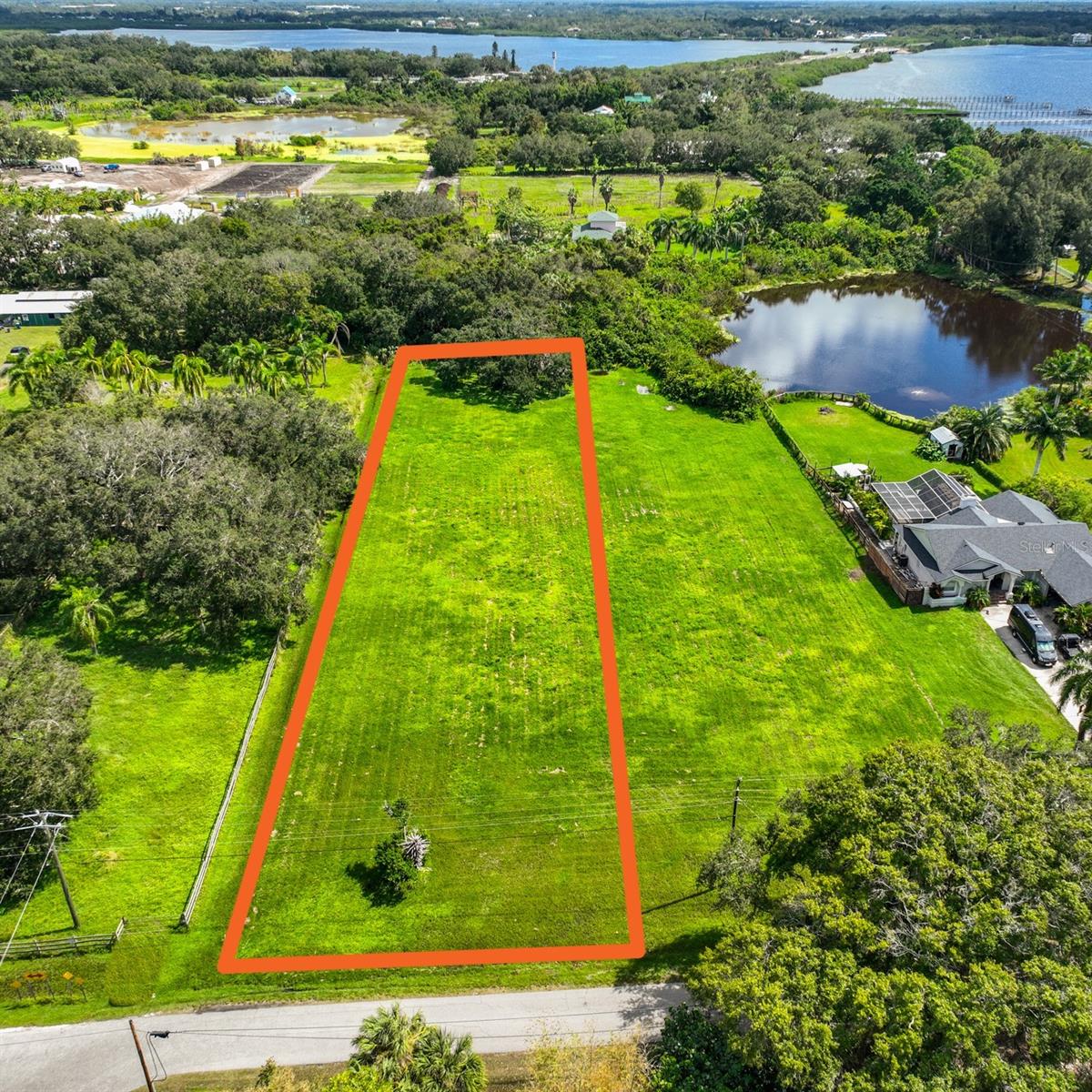 1484 Center Rd Property Photo