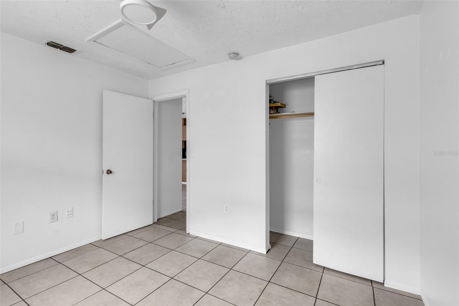 5435 Beach St Property Photo 14