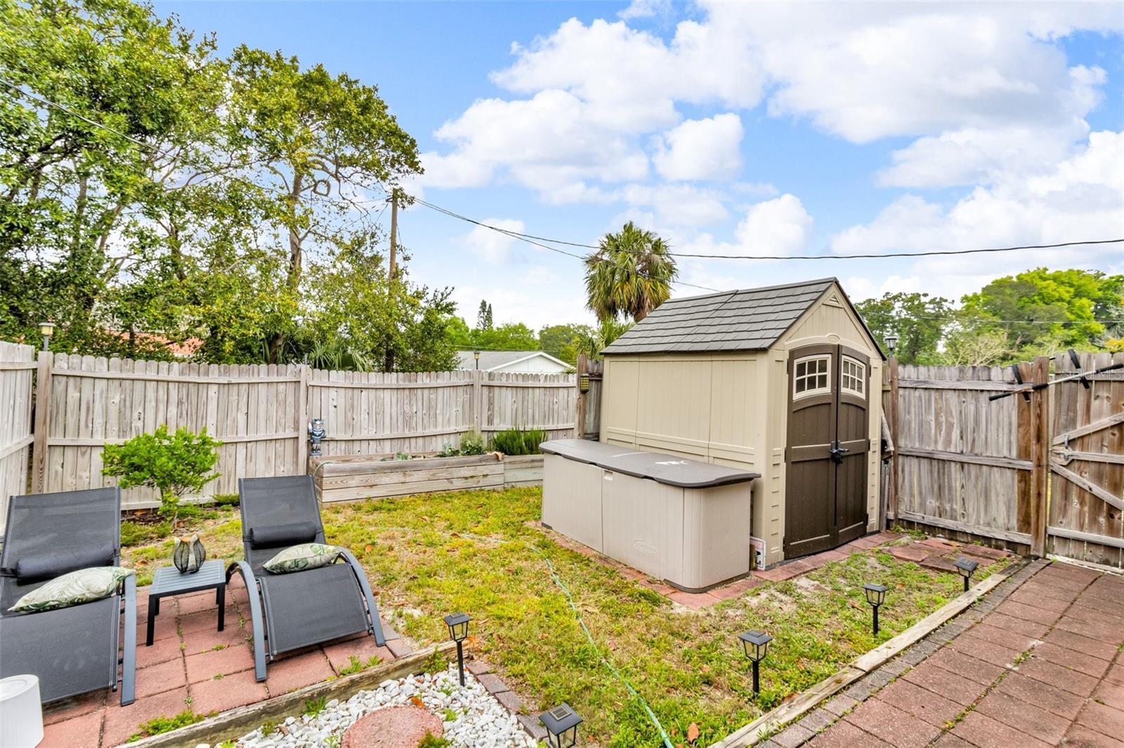 5435 Beach St Property Photo 24