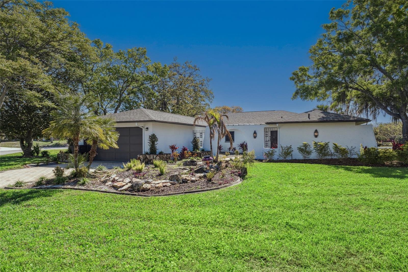 7439 Lake Forest Cir Property Photo