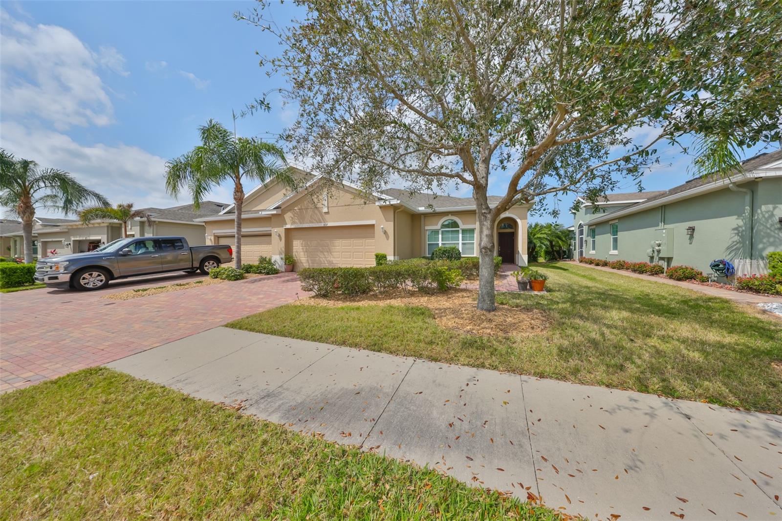807 Chipper Dr Property Photo