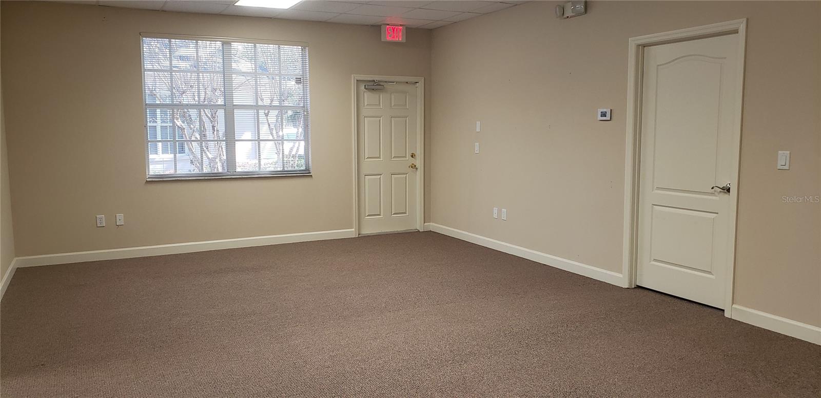 16013 N Florida Ave Property Photo 8