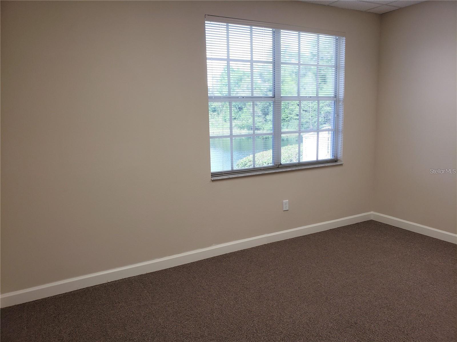 16013 N Florida Ave Property Photo 9