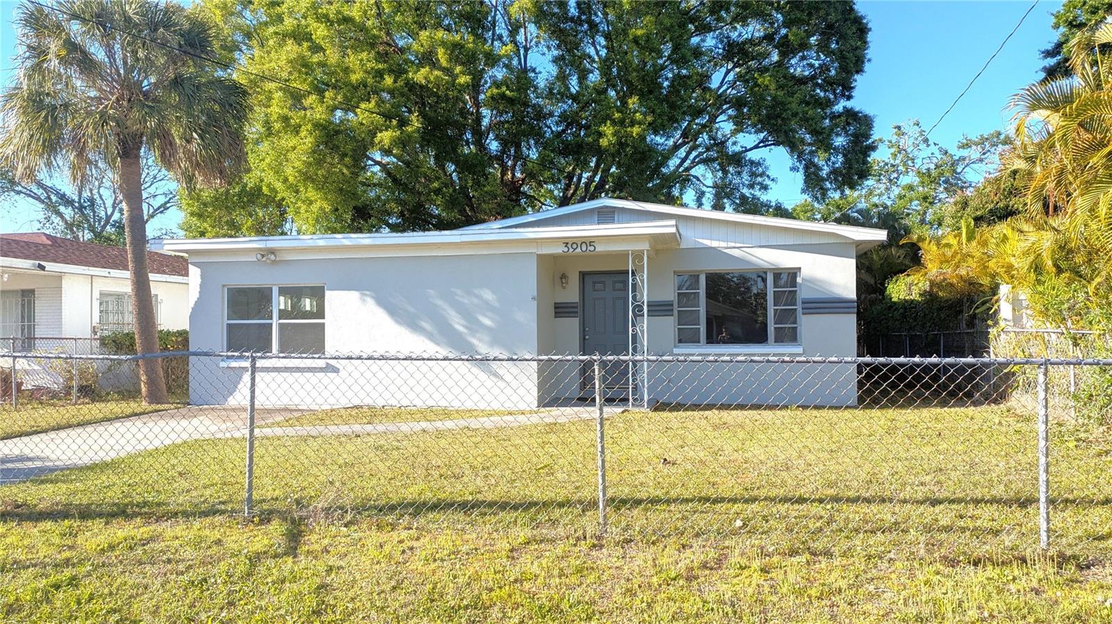 3905 W Carmen St Property Photo