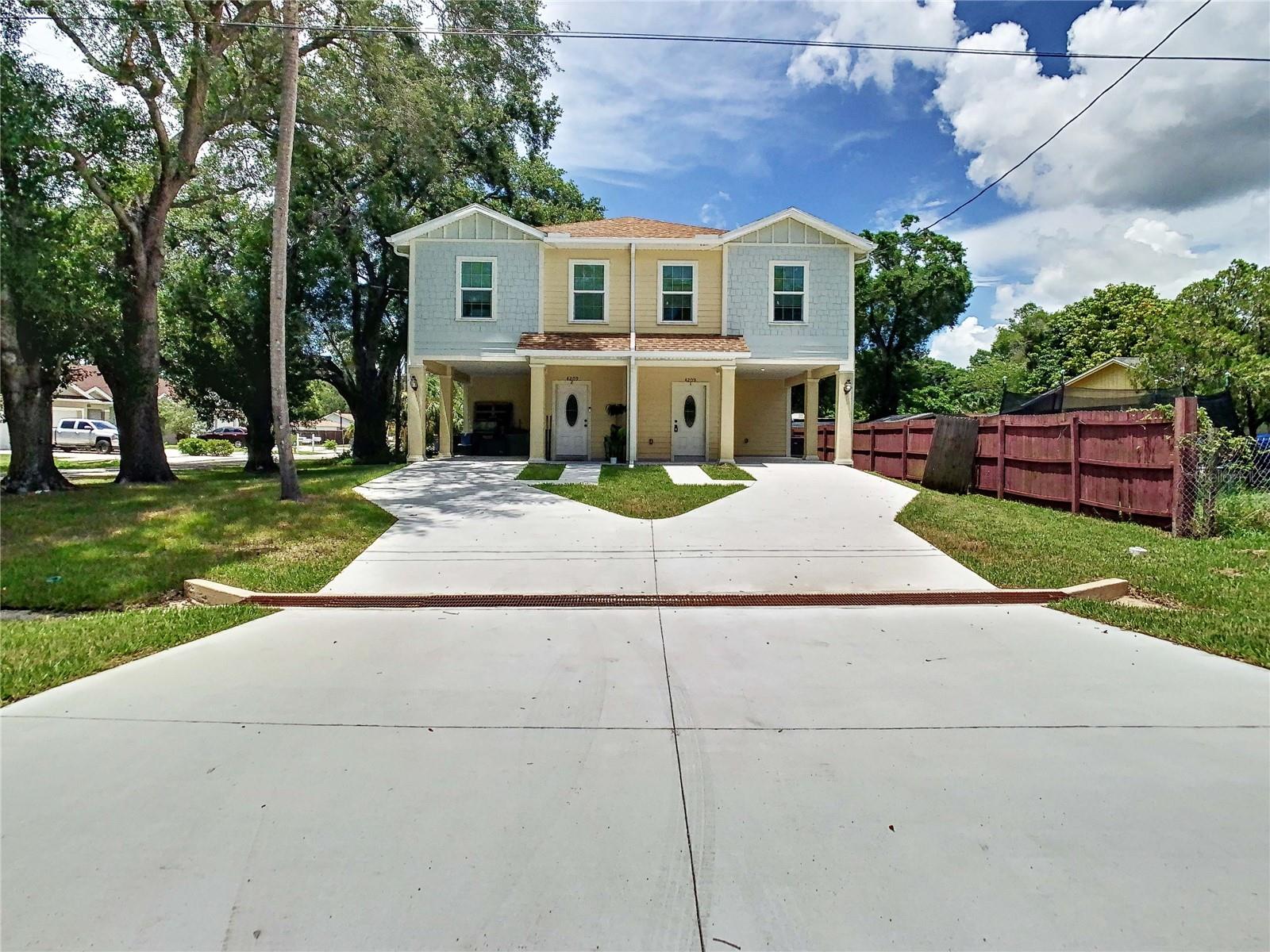 4209 W Woodlawn Ave Property Photo