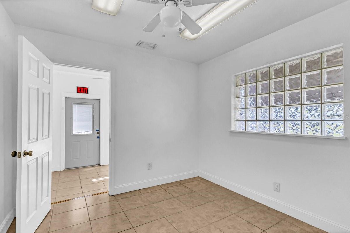 10701 Village Green Ave Property Photo 10