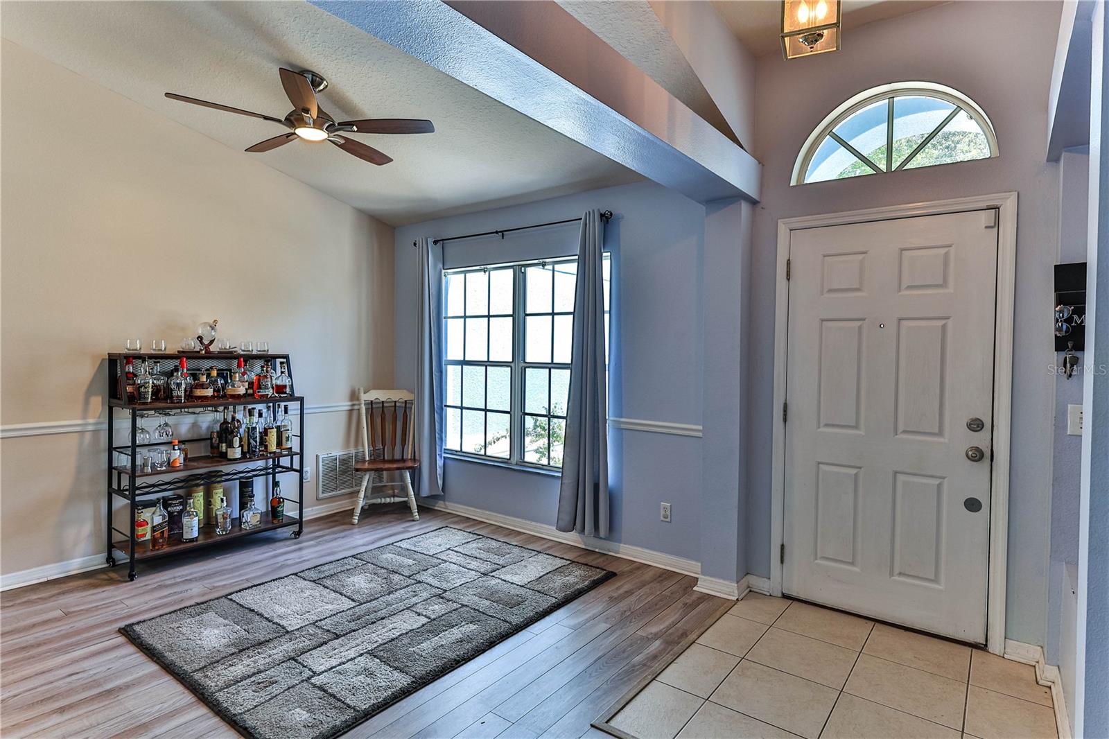 10 Greentree St Property Photo 3
