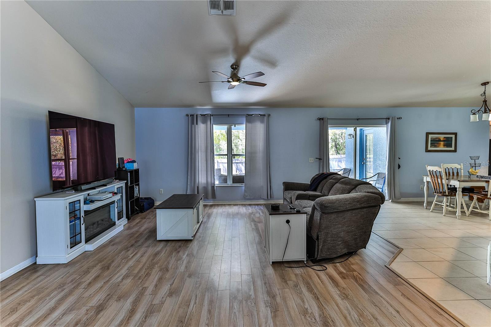 10 Greentree St Property Photo 6