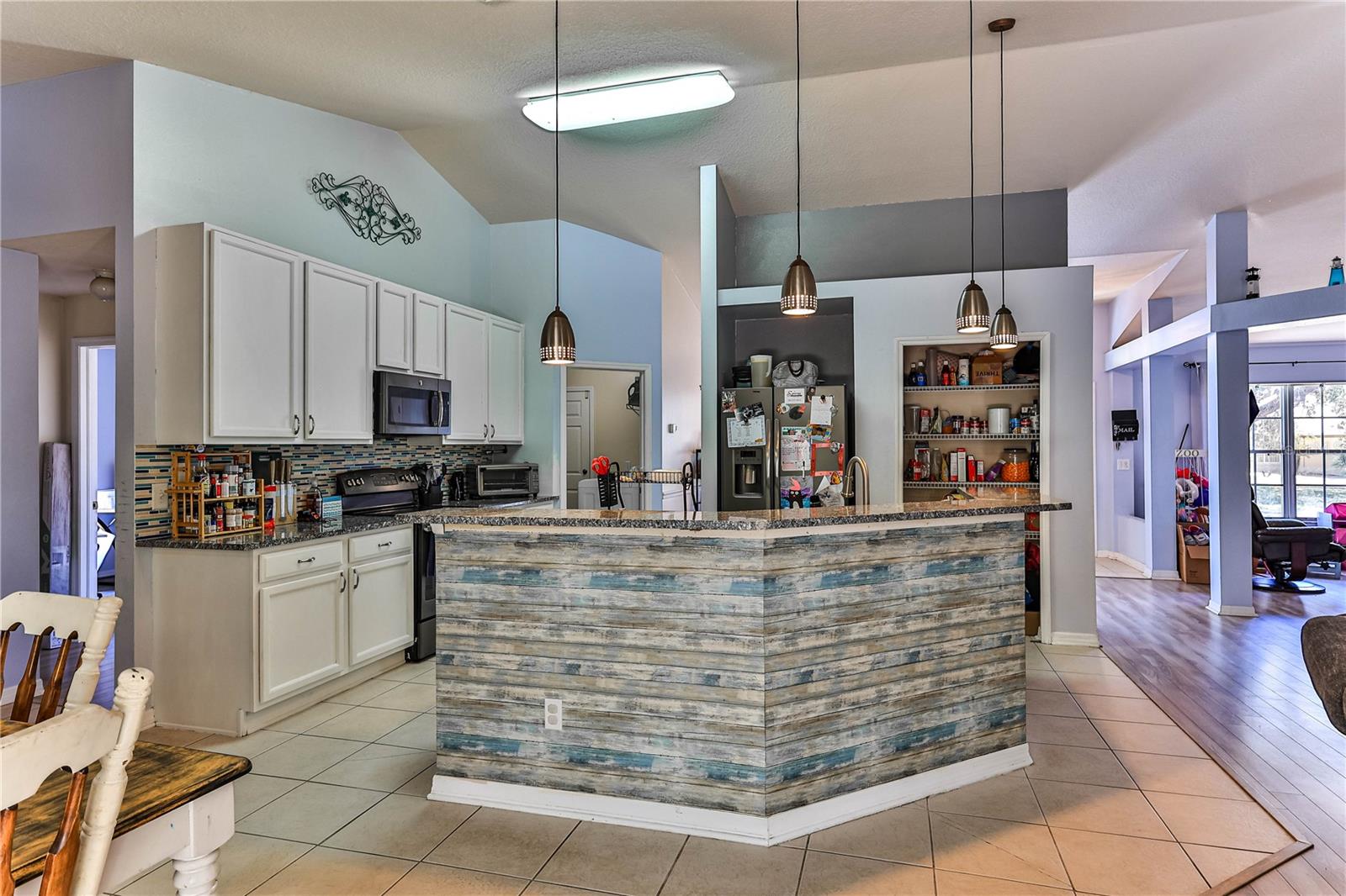 10 Greentree St Property Photo 11