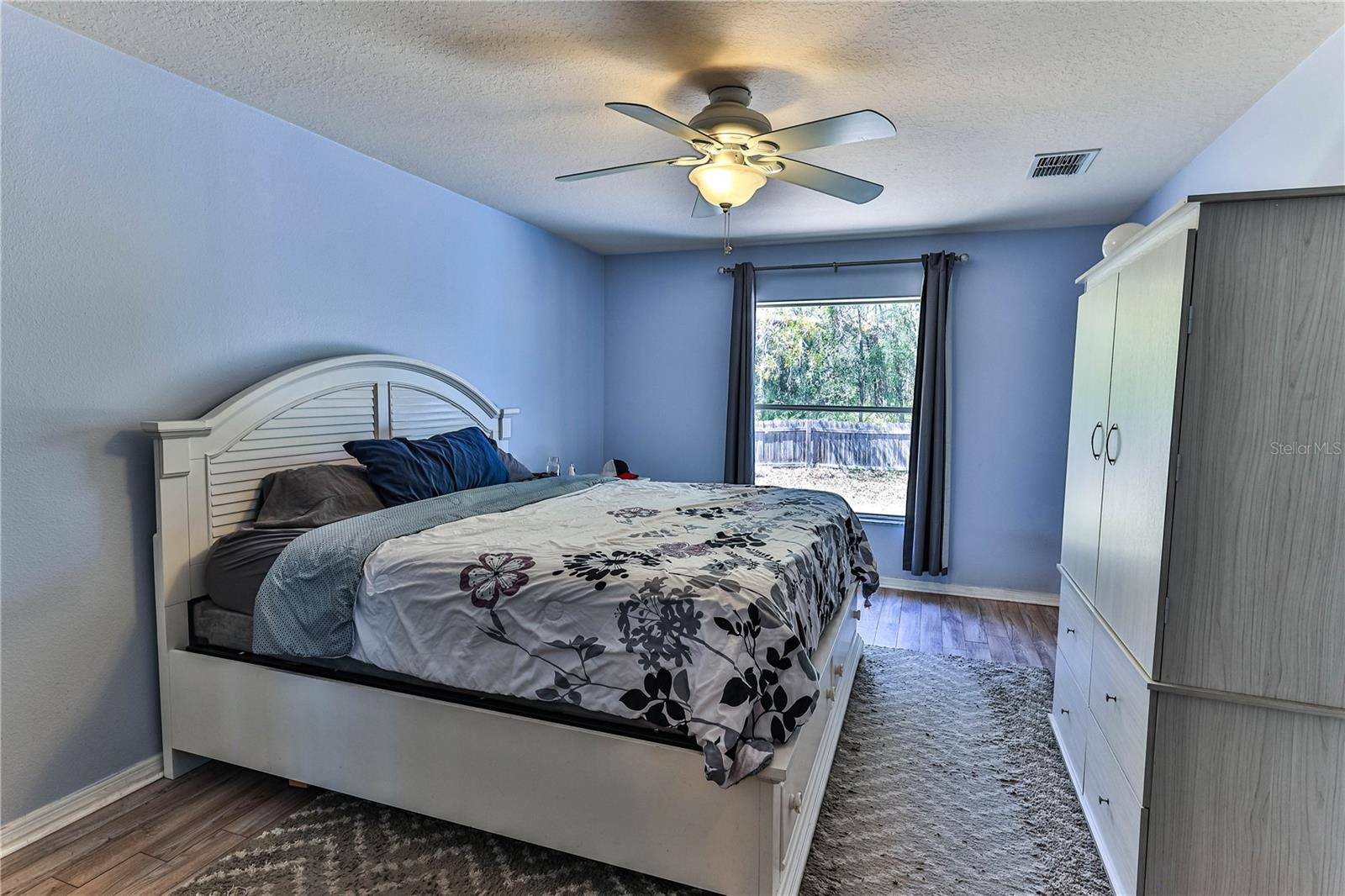 10 Greentree St Property Photo 18