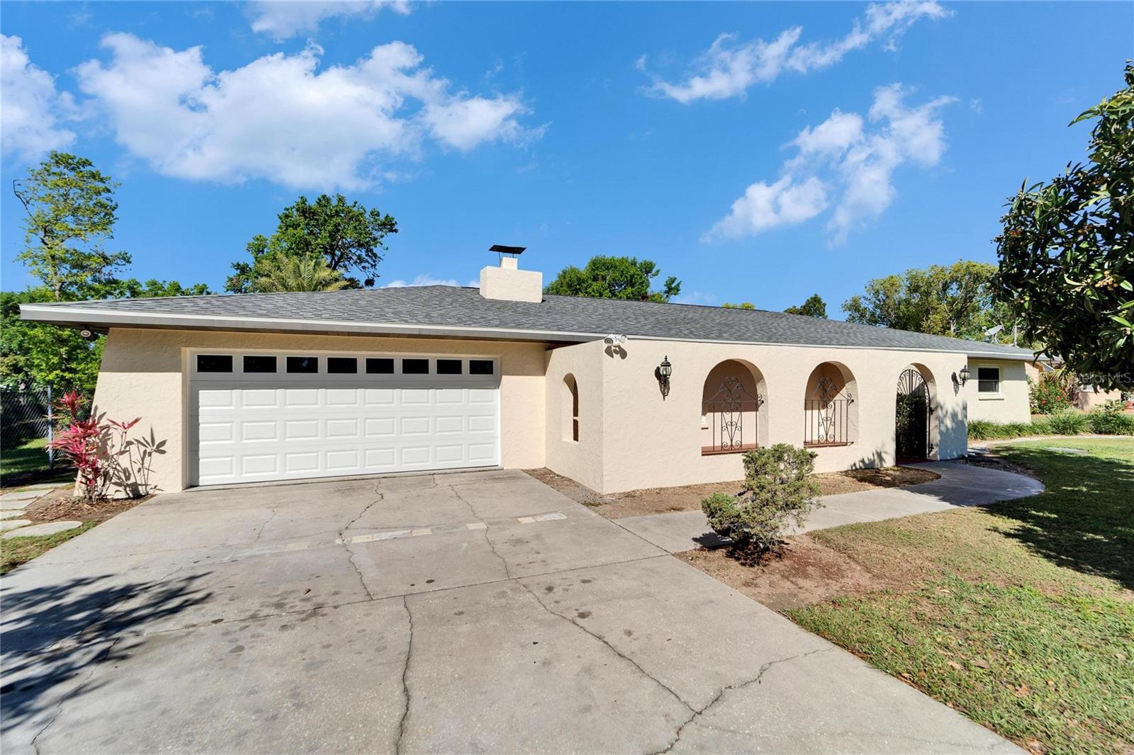 1006 Mandalay Dr Property Photo