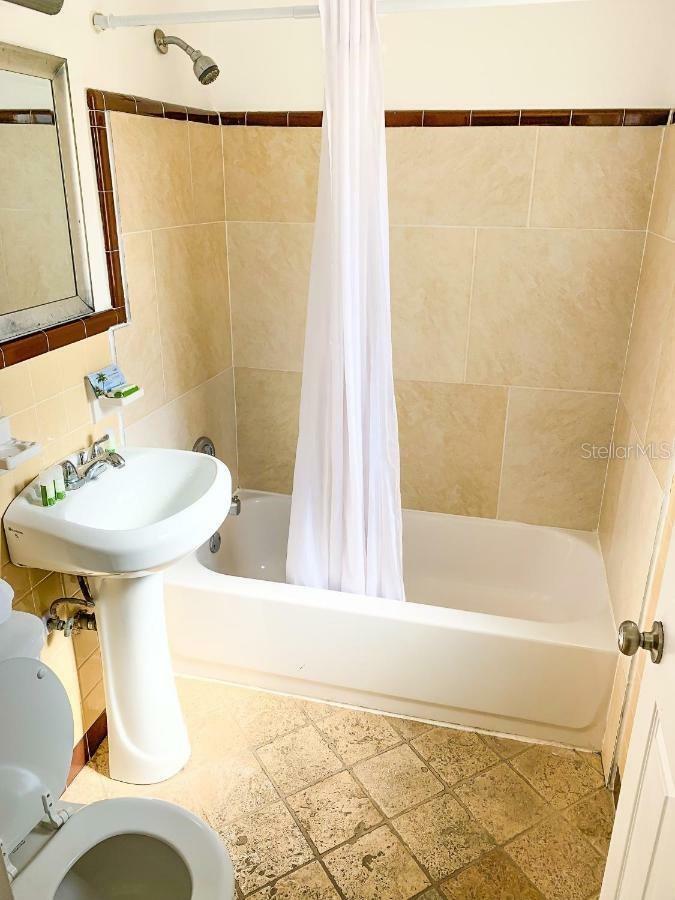 345 Hamden Dr Property Photo 7