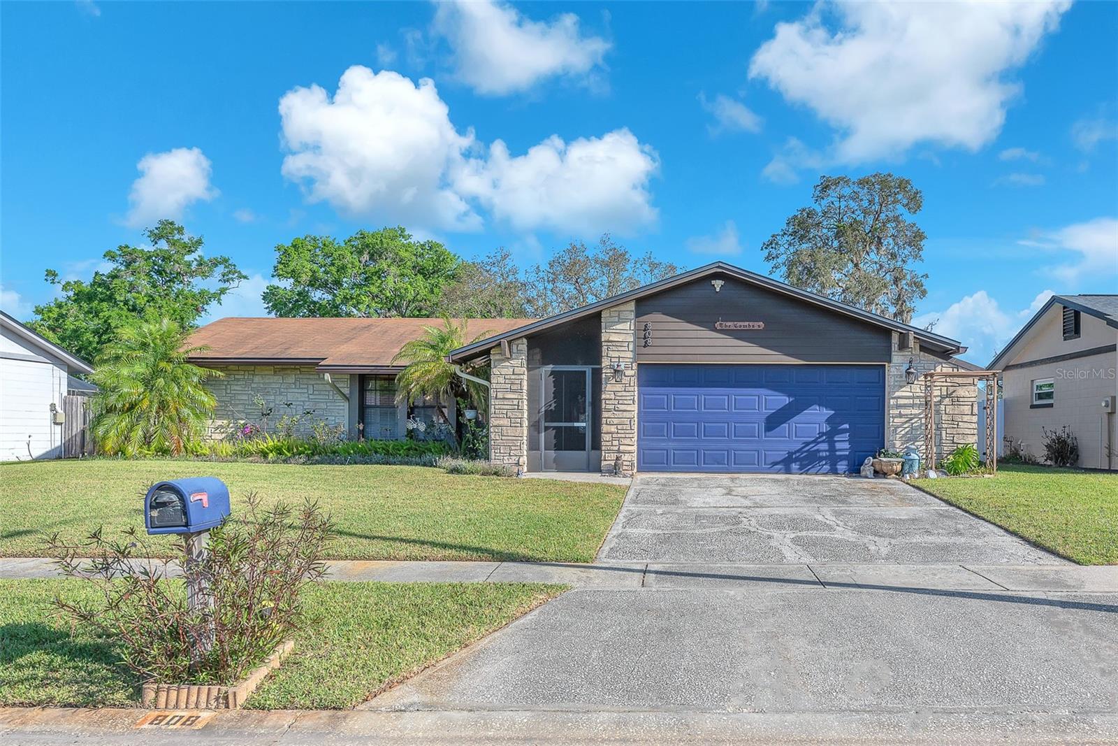 808 Centerwood Ct Property Photo 1