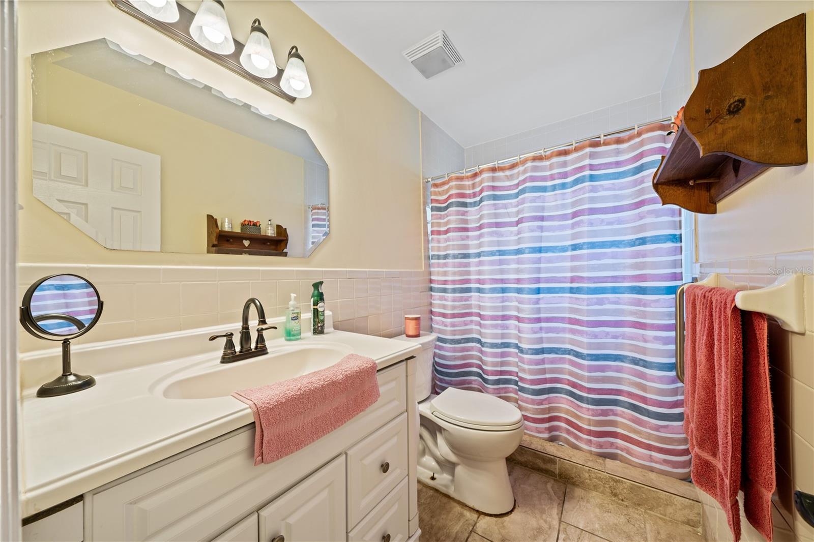 2207 W Ohio Ave Property Photo 22