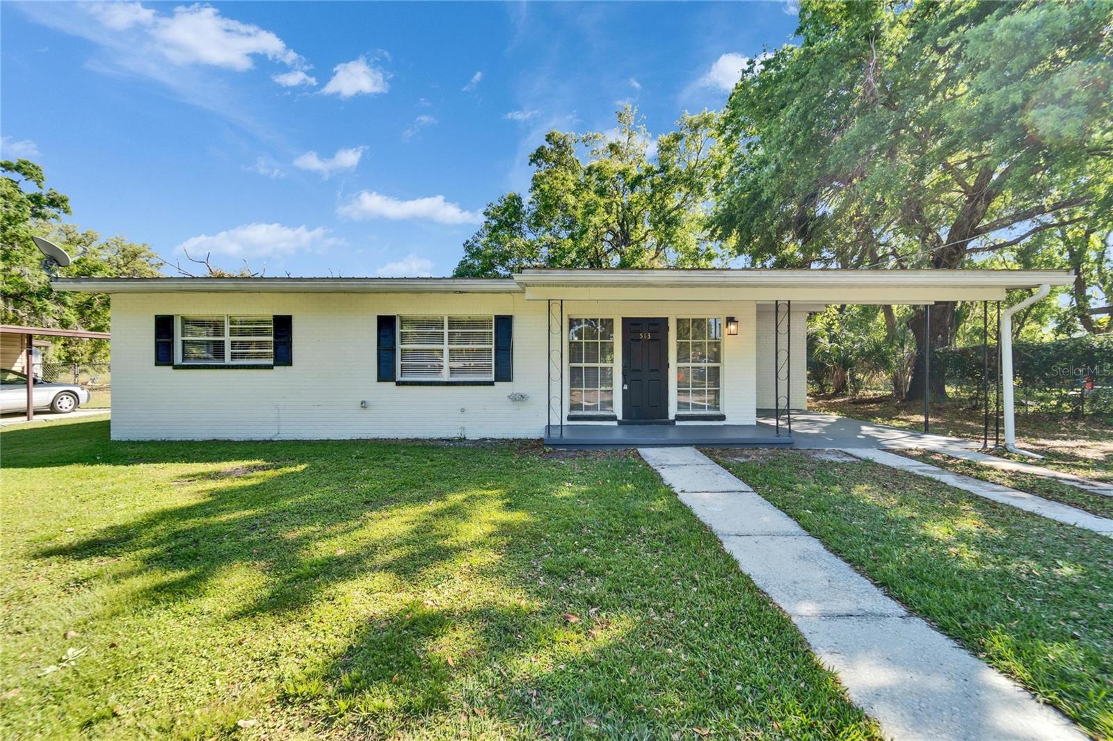 513 E Langford Dr Property Photo 1