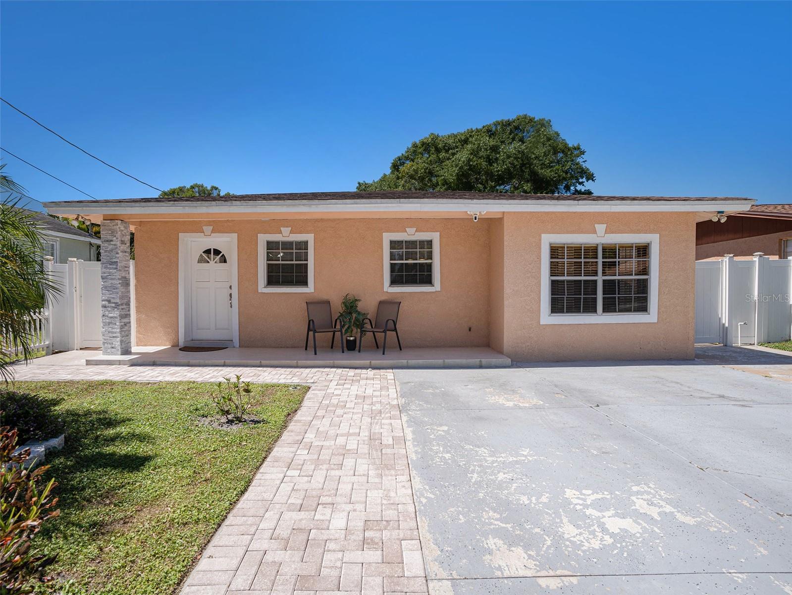 8210 Marigold Ave Property Photo