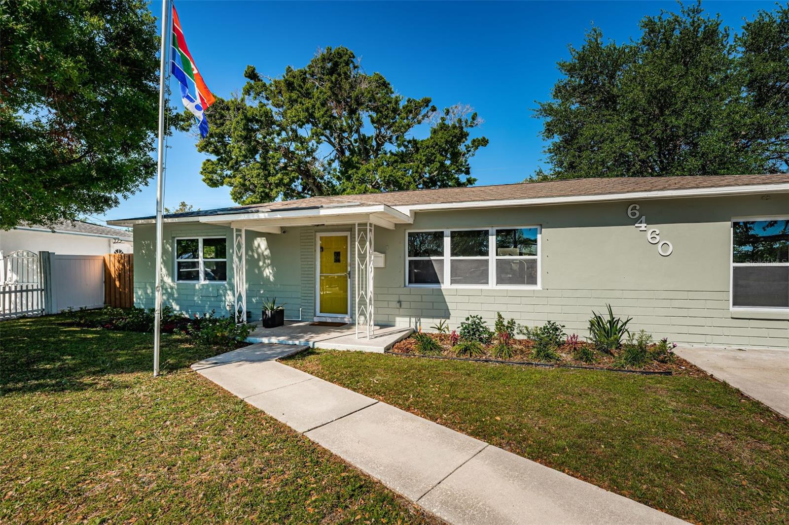 6460 17th Ln N Property Photo