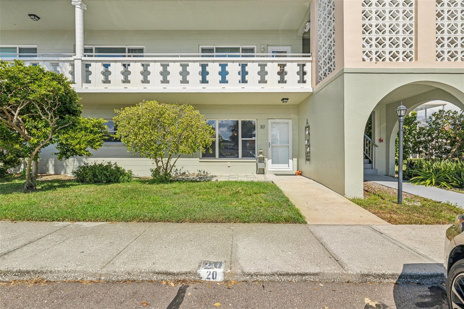 2400 Columbia Dr #20 Property Photo