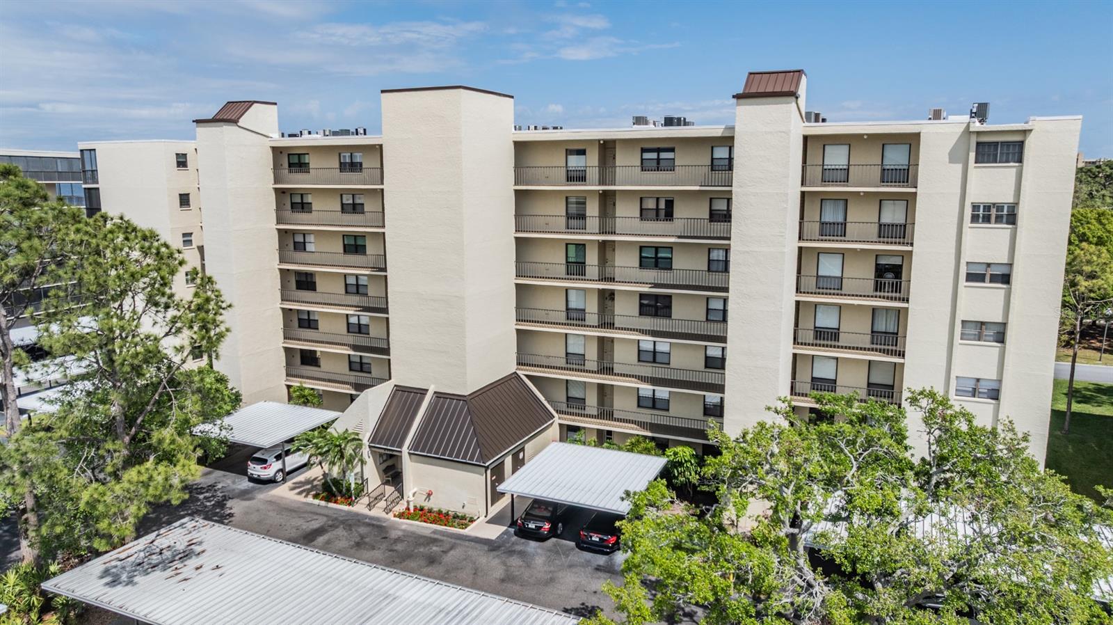 2700 Cove Cay Dr #5-g Property Photo
