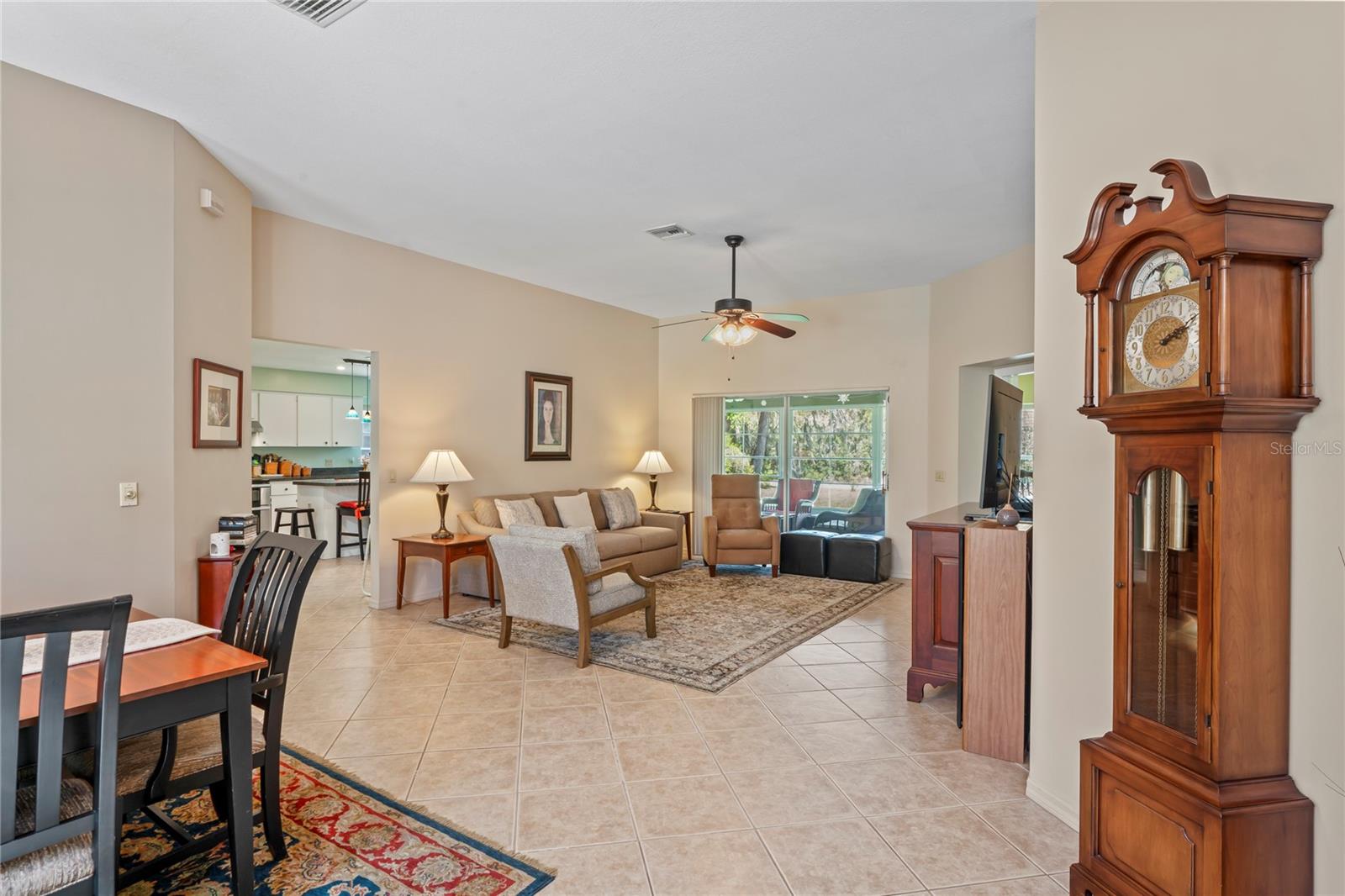 4255 N Mae West Way Property Photo 5