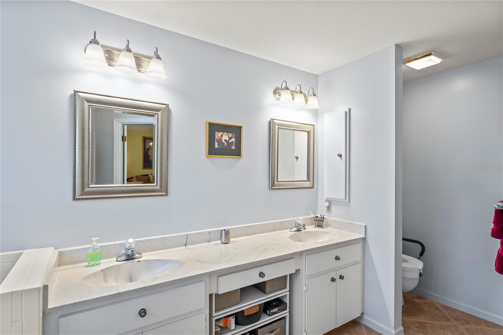 4255 N Mae West Way Property Photo 25
