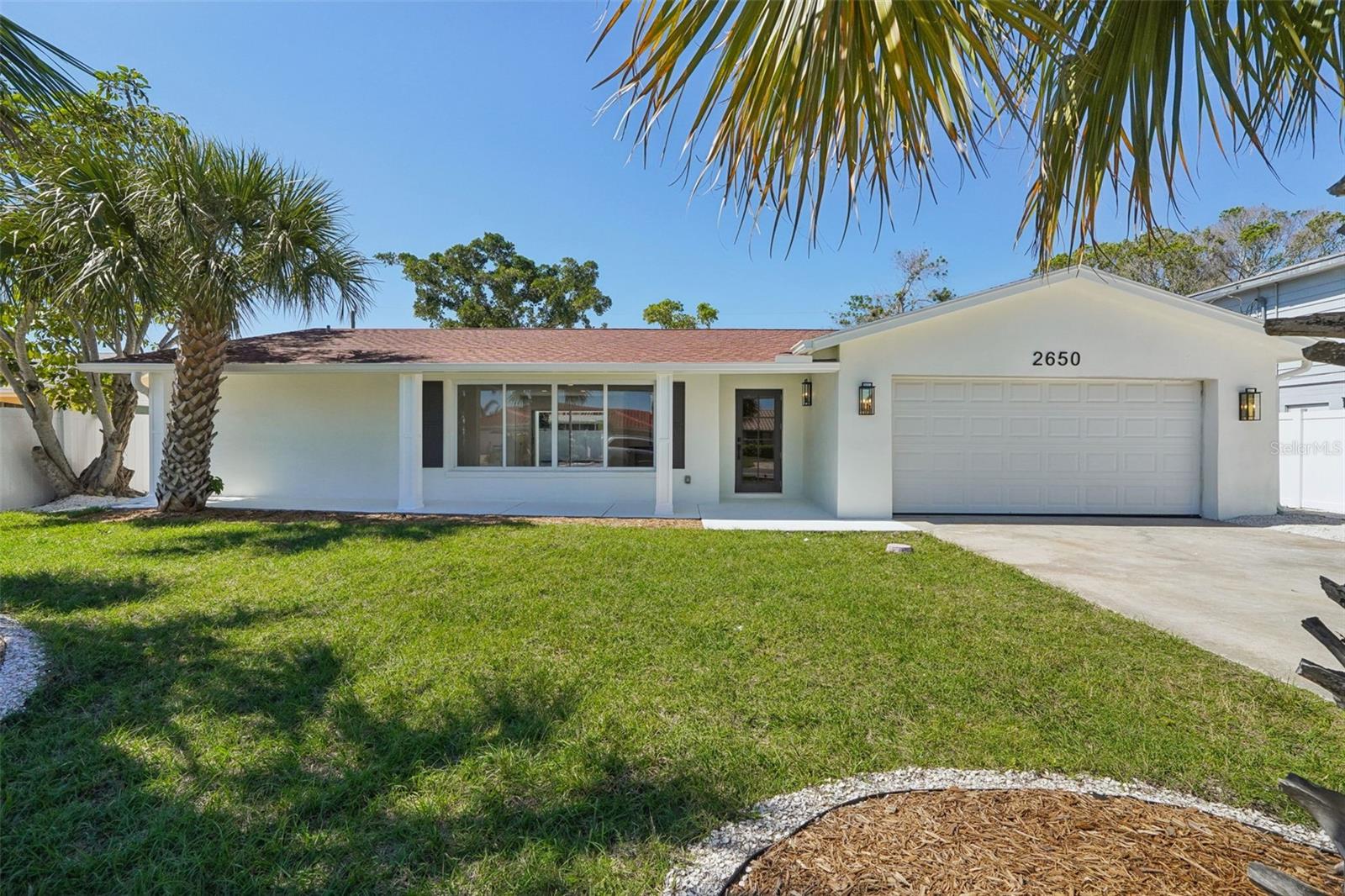 2650 E Vina Del Mar Blvd Property Photo 1
