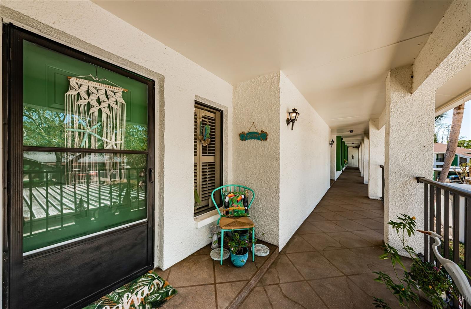 2537 Royal Pines Cir #19i Property Photo