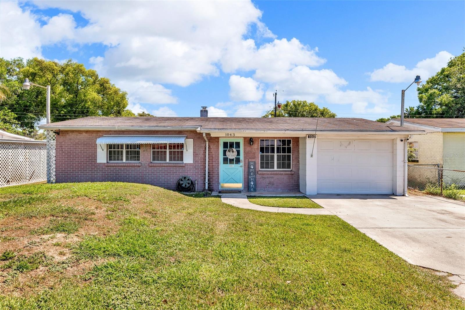1043 Pineview Pl Property Photo