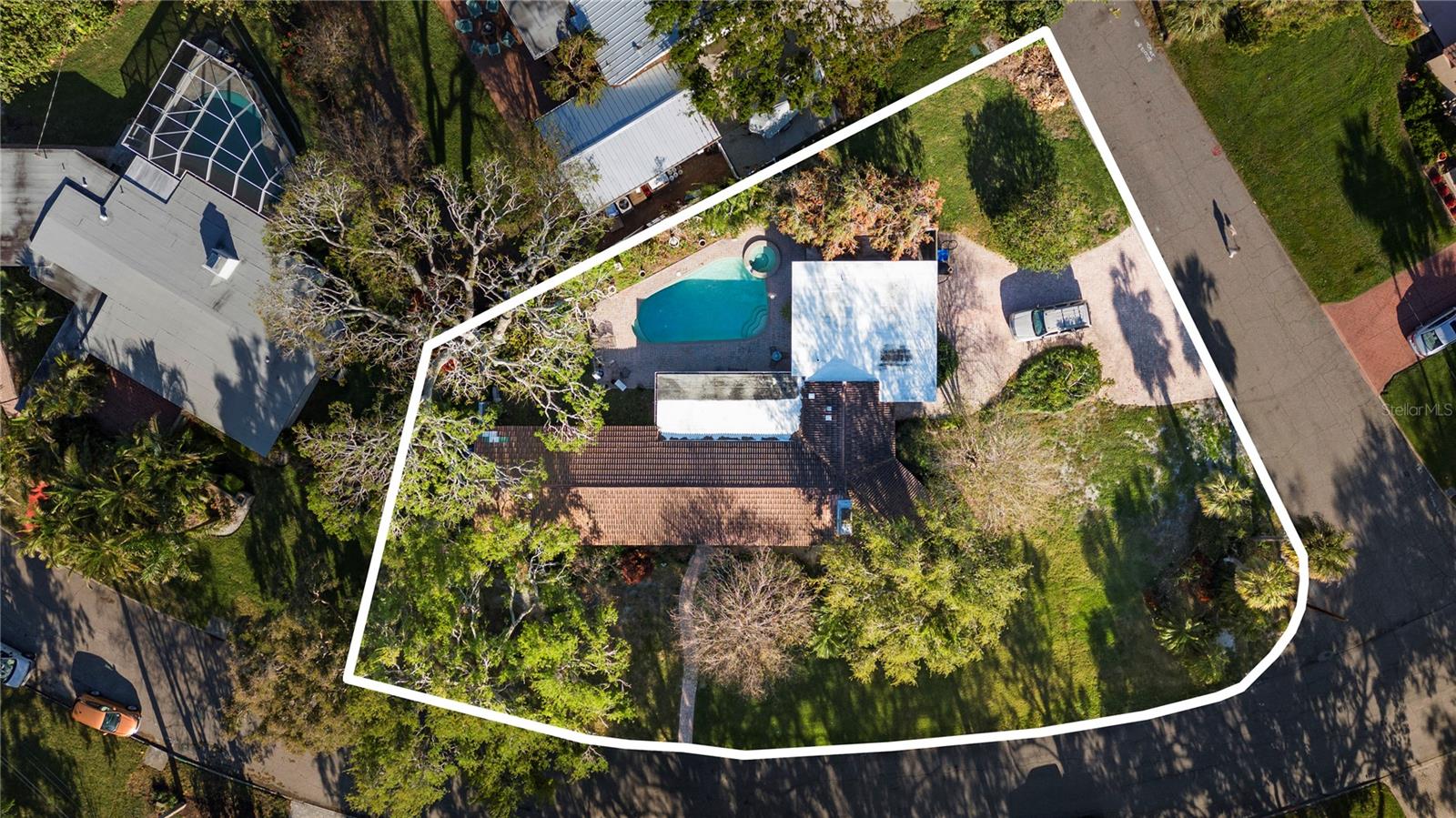 6305 Bahama Shores Dr S Property Photo 1
