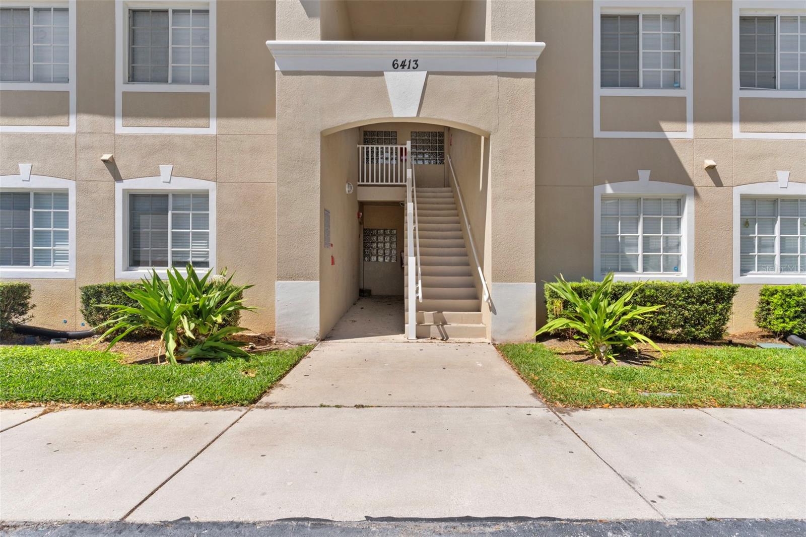 6413 Hollydale Pl #202 Property Photo