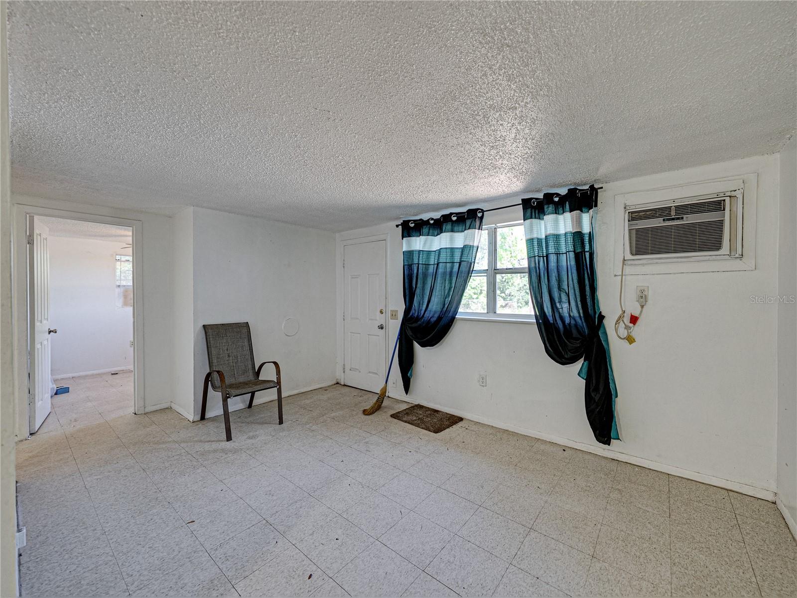 38234 Roosevelt Ave Property Photo 9