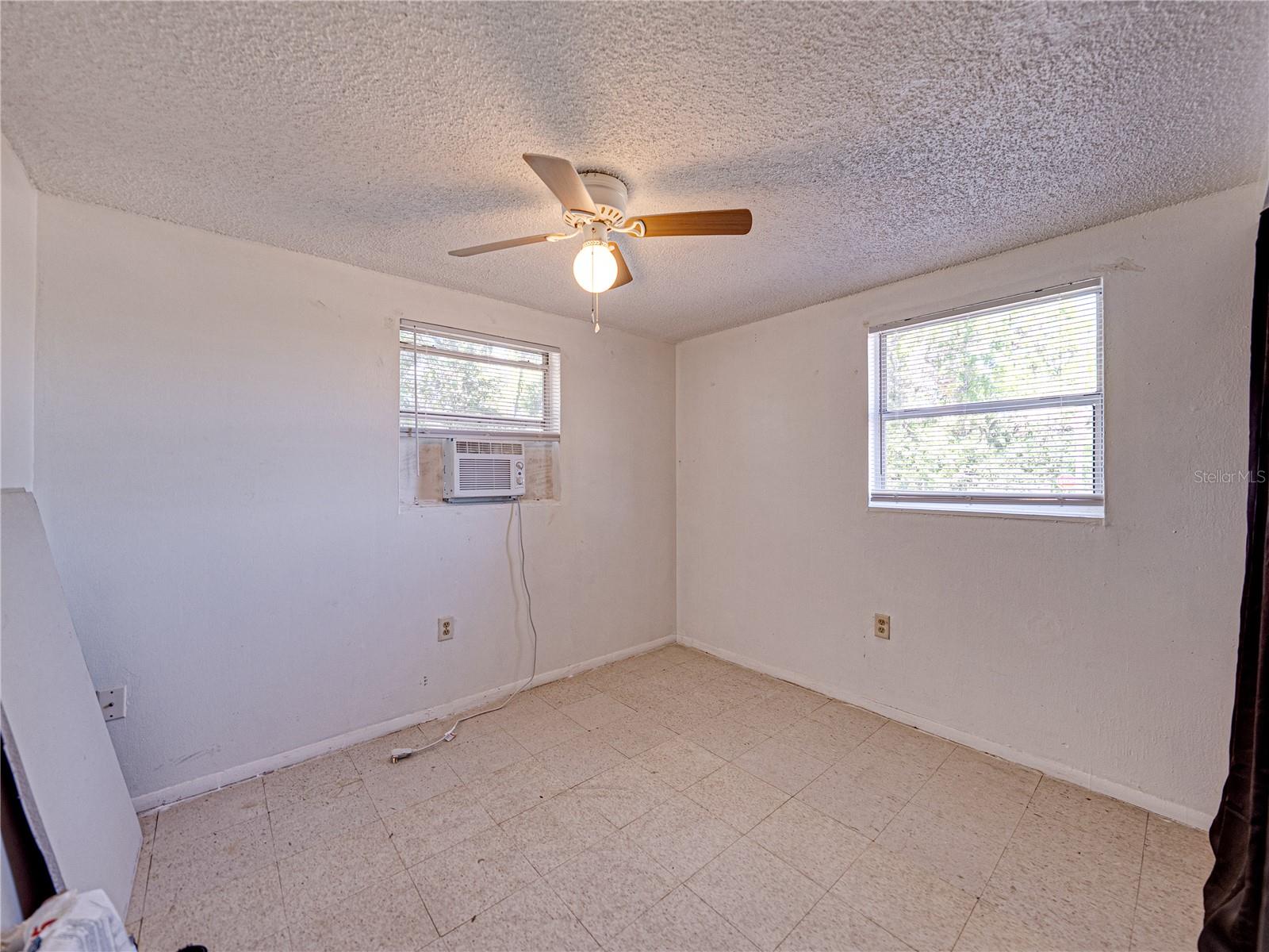 38234 Roosevelt Ave Property Photo 17