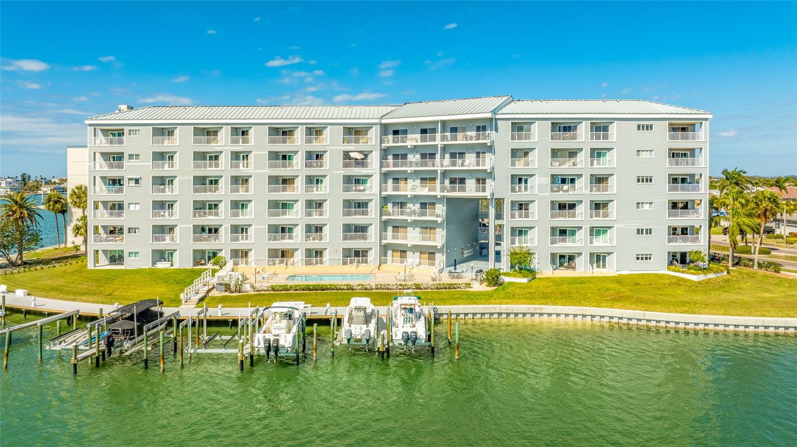 610 Island Way Condo Real Estate Listings Main Image