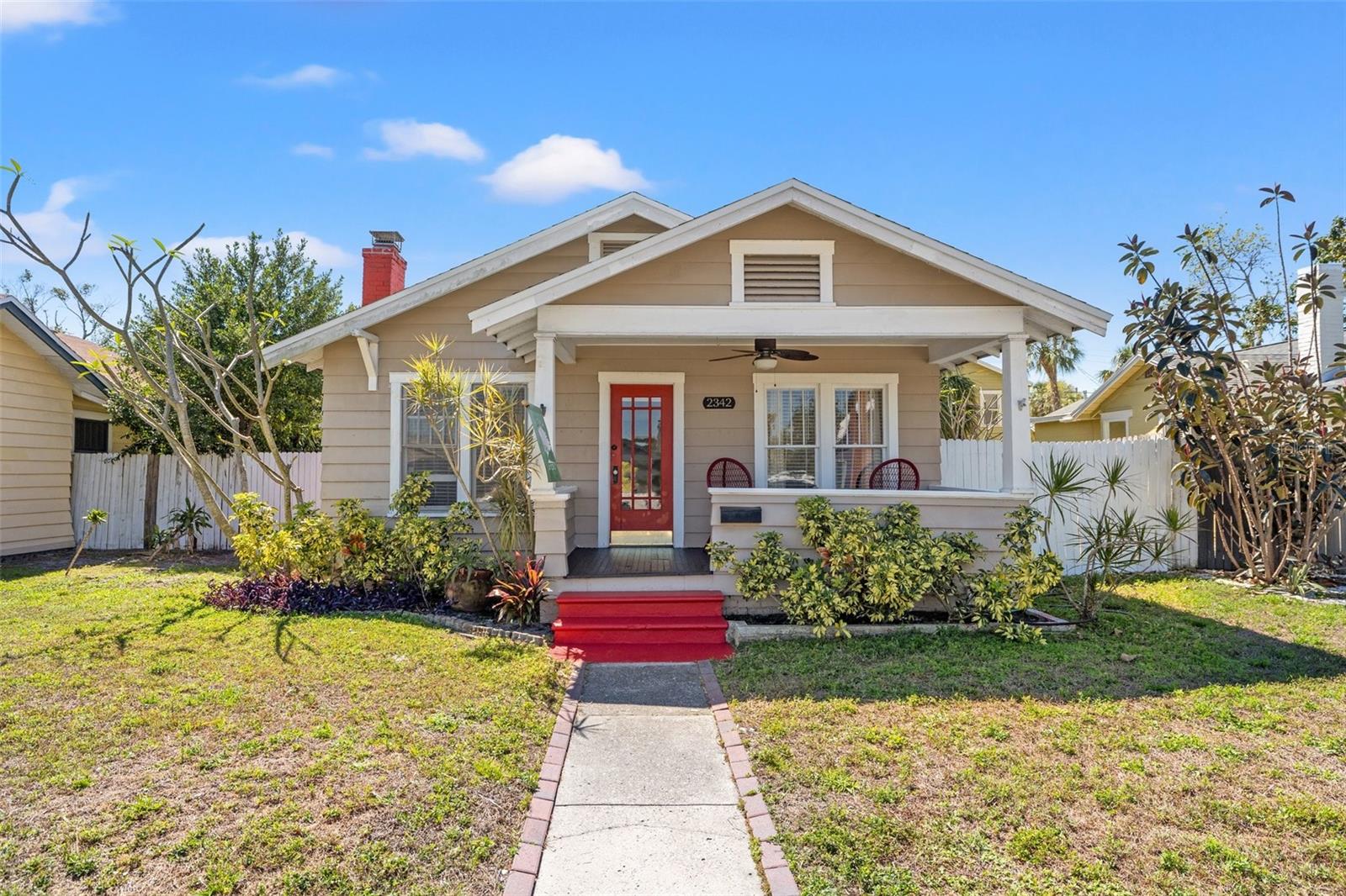 2342 Dartmouth Ave N Property Photo