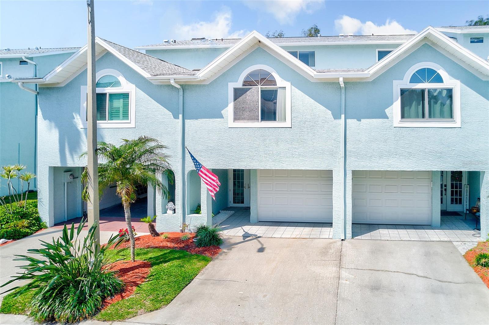 615 GARLAND CIR