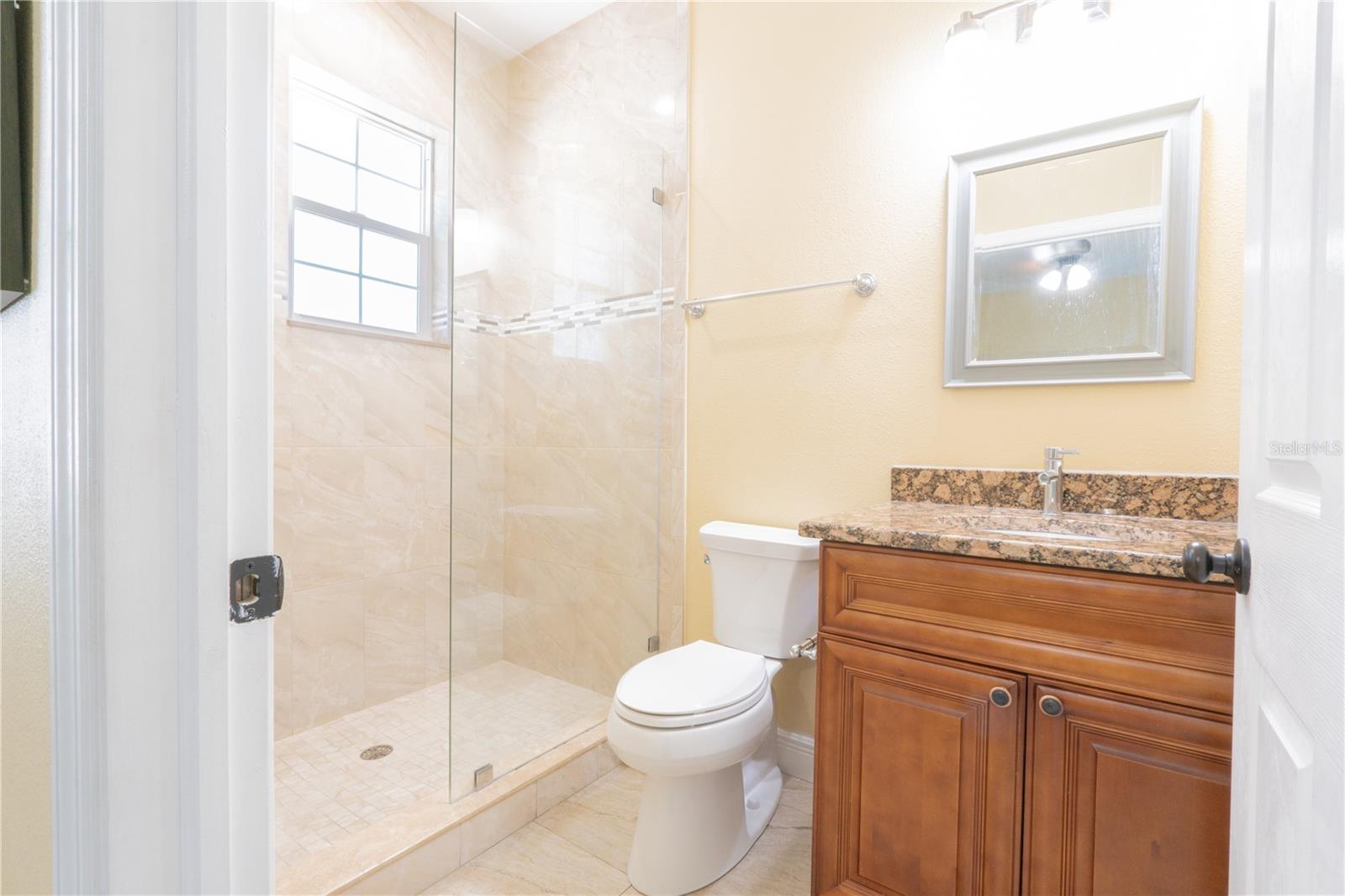 810 W Whatley Pl Property Photo 12