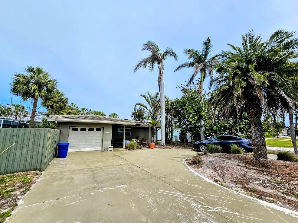 103 1st St Property Photo