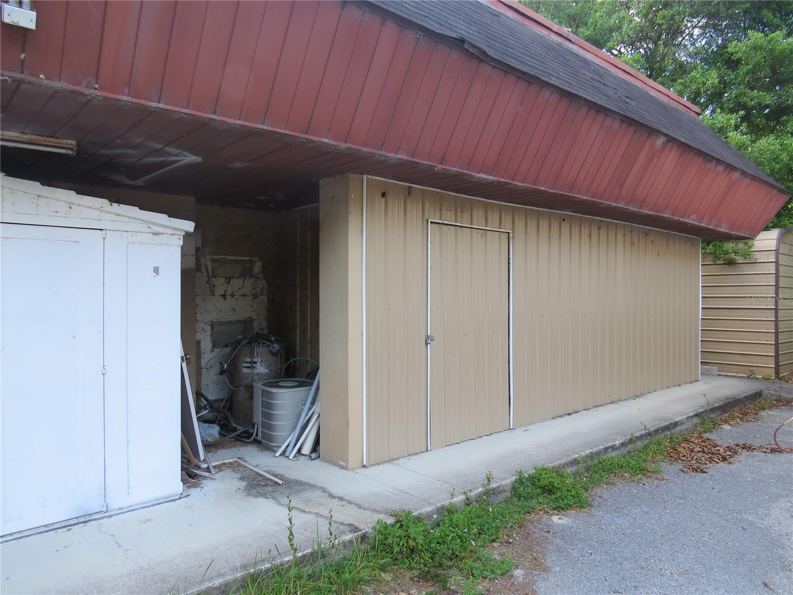 28380 Forbes St Property Photo 3