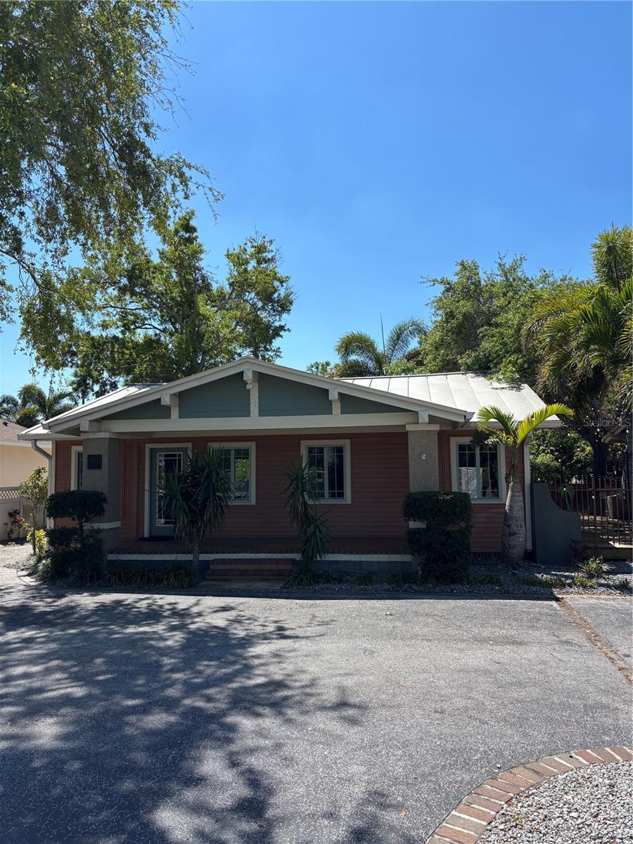 311 Belleview Blvd Property Photo