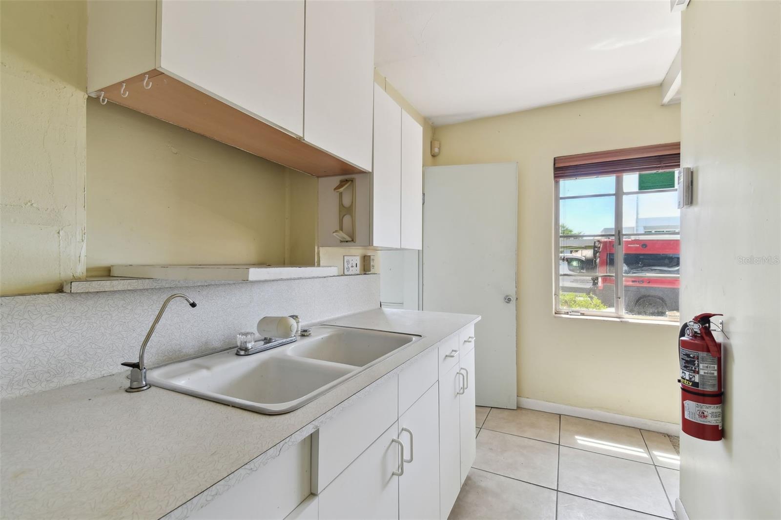 3019 W Azeele St Property Photo 33