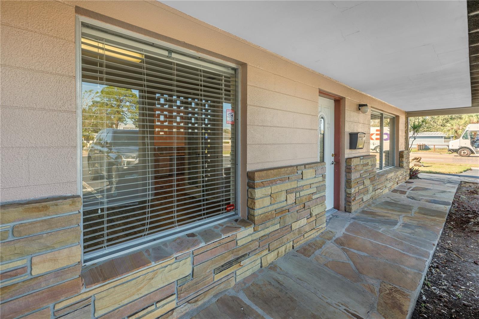 6017 Dr Martin Luther King Jr St N #j Property Photo 3