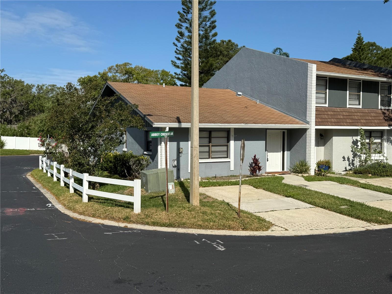 1200 Abbey Crescent Ln Property Photo