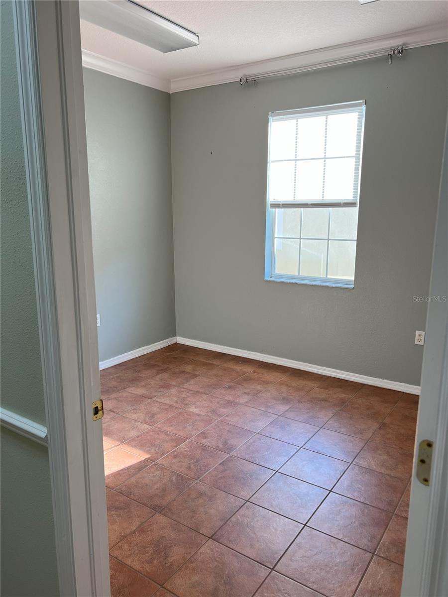 11049 Countryway Blvd Property Photo 7