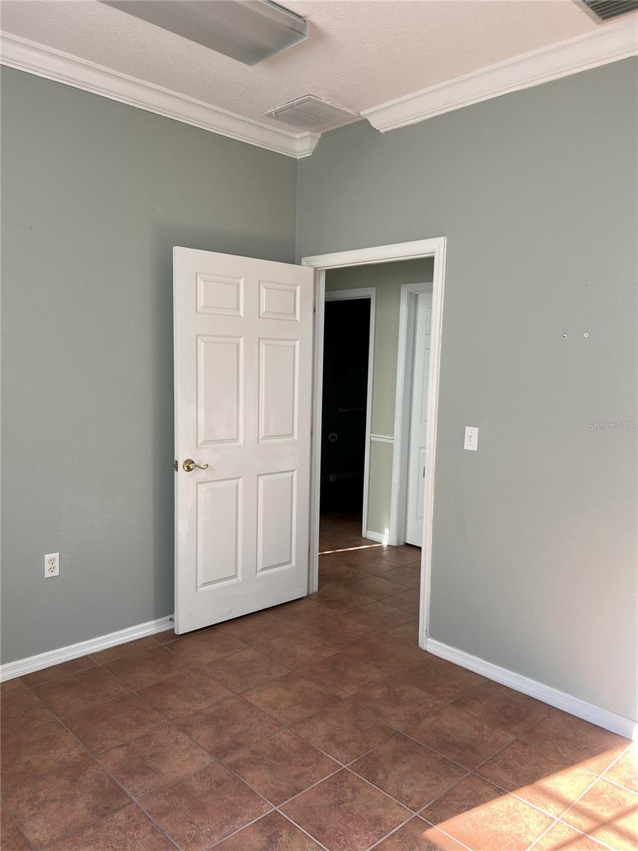 11049 Countryway Blvd Property Photo 8