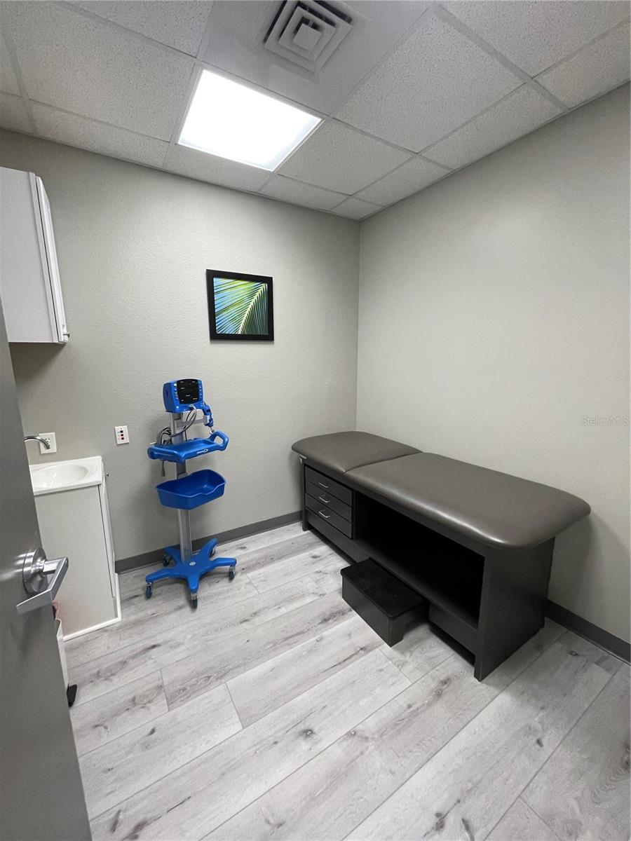 13787 Belcher Rd S #200 Property Photo 8